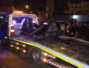 Yunus polisleri ile otomobil çarpıştı: 2 polis yaralandı
