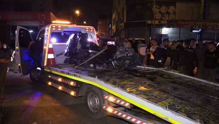 Yunus polisleri ile otomobil çarpıştı: 2 polis yaralandı