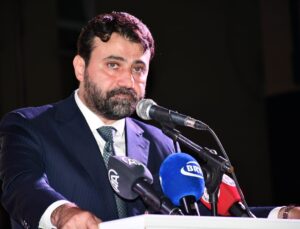 AK Parti’li Cem Şahin: “8 bin 600 küsur kişi bir meczuba iradesini olduğu gibi rehin verdi”