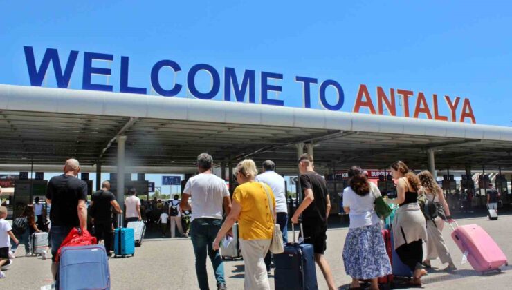 Antalya Havalimanı’nda tarihi yoğunluk