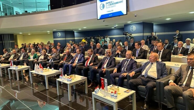 ASO Temmuz ayı Meclis Toplantısı Hisarcıklıoğlu’nun da katılımıyla gerçekleştirildi