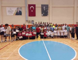 Badminton Analig Ege Grup müsabakaları sona erdi