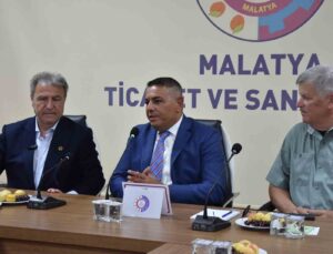 Başkan Sadıkoğlu, depremzede firmaların ürün stokunun alınmasını talep etti