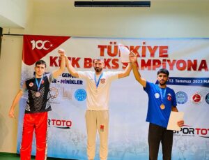 Batmanlı kick boks sporcusu Türkiye şampiyonu oldu
