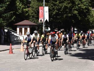 Bisikletçiler, doğal ve tarihi güzellikleri ile dikkat çeken Kastamonu’yu gezdi