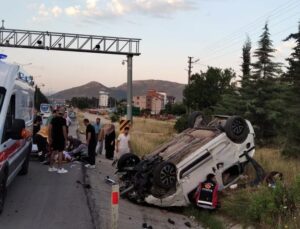 Burdur’da otomobilin takla attığı kazada yaralananlardan 1 kişi hayatını kaybetti