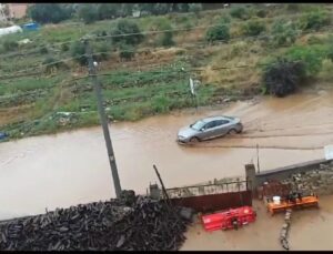 Bursa’da şiddetli yağış dereleri taşırdı