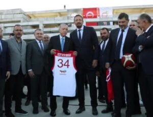 Cumhurbaşkanı Erdoğan, Abdi İpekçi Spor Kompleksi inşaatını ziyaret etti
