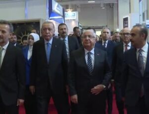 Cumhurbaşkanı Erdoğan, İDEF’23 16’ncı Uluslararası Savunma Sanayii Fuarı’nı gezdi