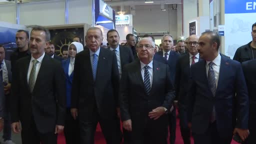 Cumhurbaşkanı Erdoğan, İDEF’23 16’ncı Uluslararası Savunma Sanayii Fuarı’nı gezdi