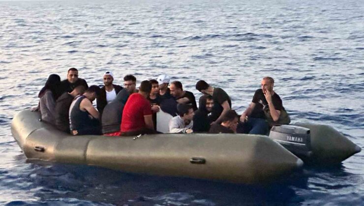 Datça’da 16 düzensiz göçmen kurtarıldı