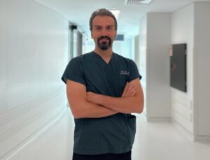 Dr. Murat Diyarbakırlıoğlu: “Dünyadaki estetik cerrahi teknolojisinin gerisine düşmemeliyiz”