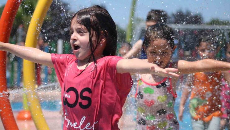En sulu eğlence…40 derece sıcakta çocuklar hem eğlendi, hem serinledi