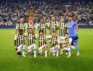Fenerbahçe ilk resmi maçına taraftarı önünde çıktı
