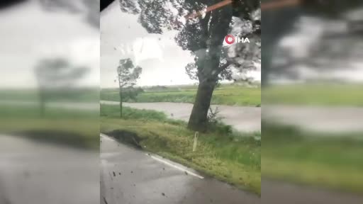 Hollanda’yı fırtına vurdu: 1 ölü