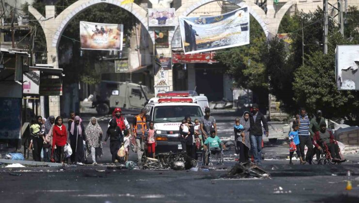 İsrail ordusu Cenin’de hastaneye göz yaşartıcı gaz attı