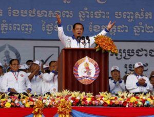 Kamboçya Başbakanı Sen istifa etti