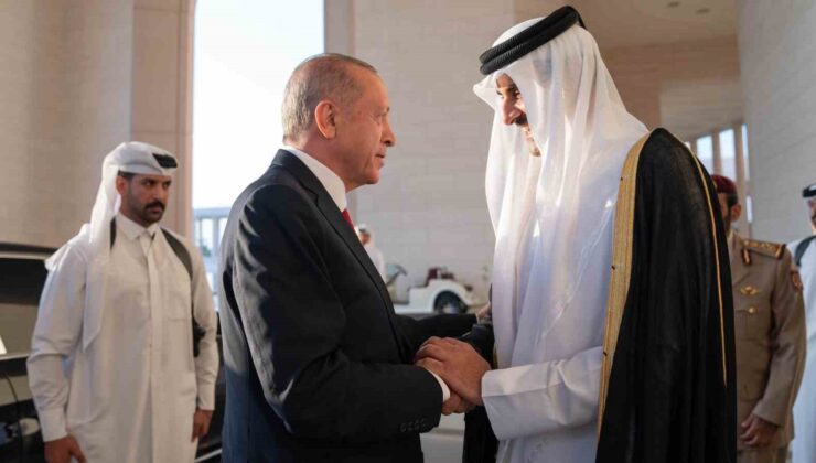 Katar Emiri Al Thani: “Sevgili kardeşim Cumhurbaşkanı Recep Tayyip Erdoğan’ı Doha’da ağırlamaktan memnuniyet duydum”