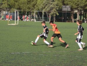 Kırkağaç Acar İdman Yurdu U-11 takımı namağlup şampiyon