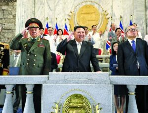 Kuzey Kore’den Zafer Günü’nde İHA ve füzeler ile gövde gösterisi