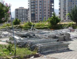 Malatya’da inşaat iskelesi çöktü: 3 işçi ağır yaralandı