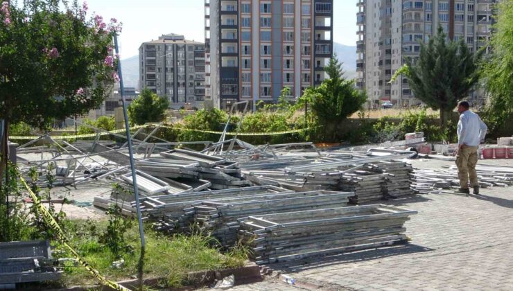 Malatya’da inşaat iskelesi çöktü: 3 işçi ağır yaralandı