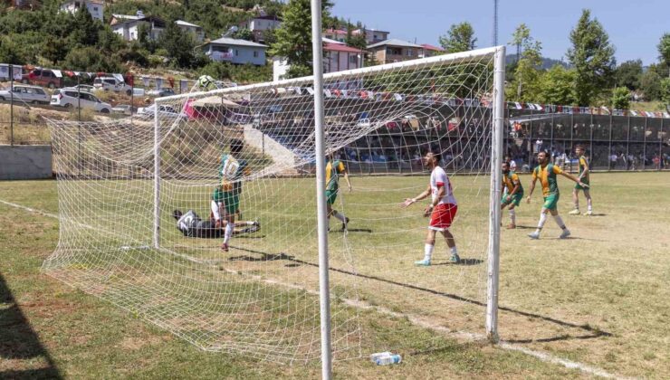 Mersin’de Geleneksek Fındıkpınarı Futbol Turnuvası başladı