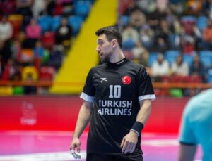 Milli hentbolcu Yakup Yaşar Simsar, CSM Focsani’ye transfer oldu