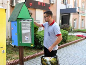Mustafakemalpaşa Belediyesinden “Geri dönüşen sokak kütüphanesi” projesi