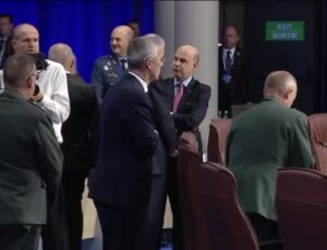 NATO liderleri zirvenin ikinci oturumuna katıldı