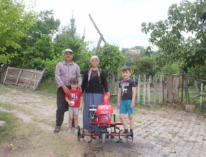 Osmaniye’de çiftçilere motorlu çapa makinesi desteği