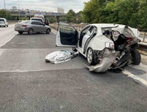 Pendik’te yarışan otomobilin çarptığı araç sürücüsü hayatını kaybetti