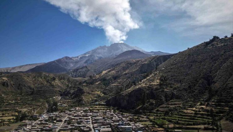 Peru’da Ubinas Yanardağı patladı, acil durum ilan edildi