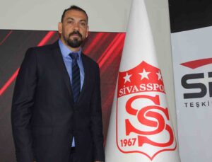 Servet Çetin, Sivasspor’a imzayı attı