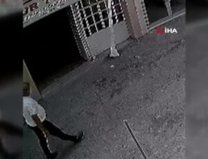 Sokağı ringe çevirdi, yakaladığı hırsızı yerden yere vurdu… O anlar kamerada