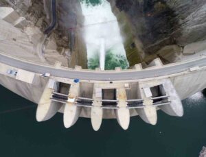 Yusufeli Barajı’nda su seviyesinin yüksekliği 177 metreye ulaştı