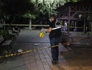 Adana’da parkta silahlı saldırı: 2’si ağır 4 yaralı