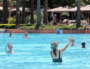 Antalya’da havuzlar denetlenip numune alınıyor