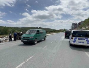 Arnavutköy’deki kazada 2 kişi yaralandı: İlk müdahaleyi eğitime giden arama kurtarma ekibi yaptı