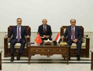 Bakan Fidan, Ulusal Hikmet Akımı Lideri Hekim ve Kanun Devleti Koalisyonu Lideri Maliki ile görüştü