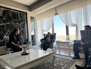 Başkan Büyükekşi’den Mustafa Artuç’un ailesine taziye ziyareti