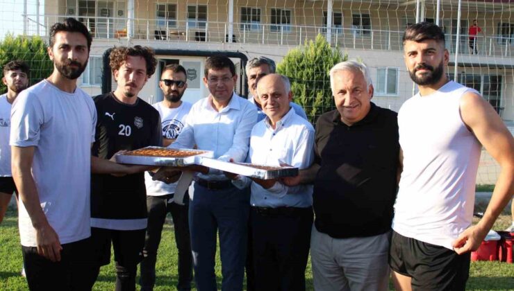 Başkan Özcan’dan Nazilli Belediyespor’a baklavalı ziyaret