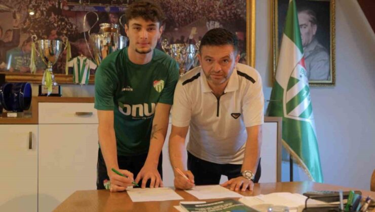 Bursaspor, Melih Sağlam’la profesyonel sözleşme imzaladı