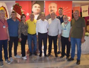 CHP Aksu’da Kenan Yıldız yeniden başkan seçildi