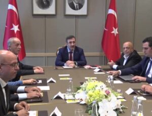 Cumhurbaşkanı Yardımcısı Cevdet Yılmaz, sendika temsilcileriyle bir araya geldi