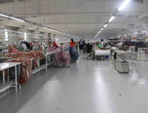 Diyarbakır’da ayda 66 bin ürün çıkartan firma, Ortadoğu’dan sonra Avrupa’yı giydirmeye hazırlanıyor