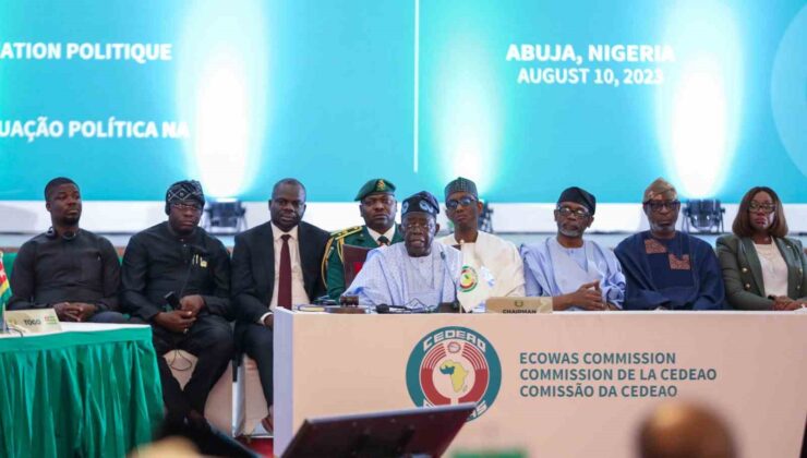 ECOWAS’tan ihtiyat kuvvetlerini hazır hale getirme ve konuşlandırma talimatı