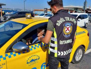 Eminönü’nde kemer takmayan taksicilere ceza yağdı