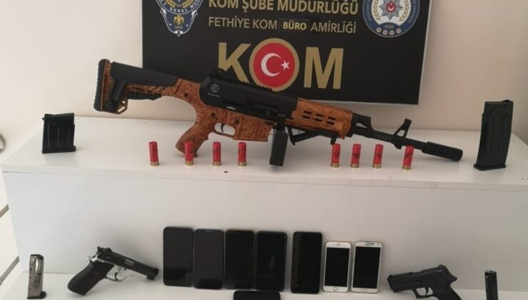Fethiye’de ruhsatsız silah operasyonu: 5 gözaltı