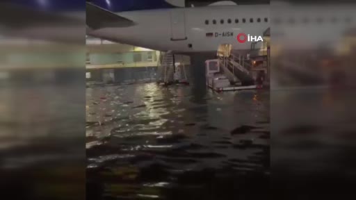 Frankfurt Havalimanı’nı su bastı, apron göle döndü
